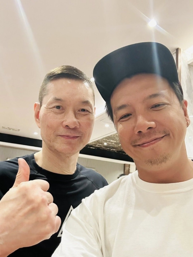 周比利日前返港，其真实状态与实际年龄有出入。1